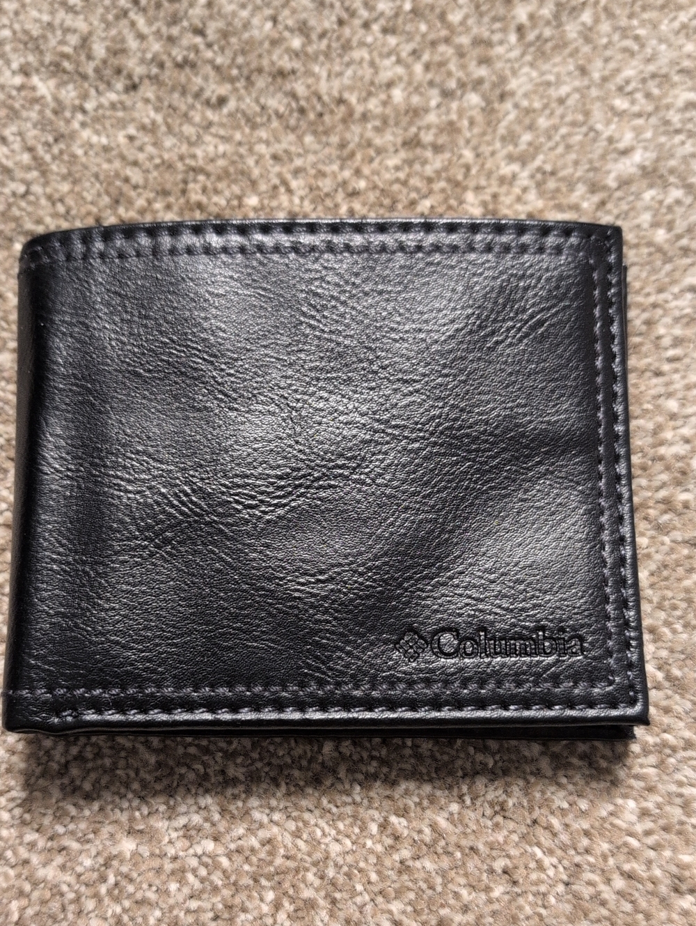 NWT Columbia Black Leather Bi-Fold Card Wallet